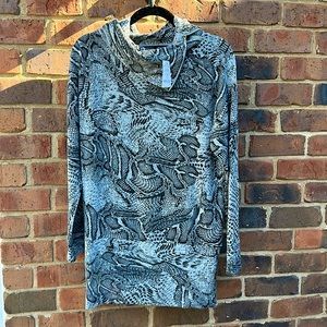 White House Black Market NEW WITH TAGS LS Funnel Snit Tunic Ladies Small WHBM